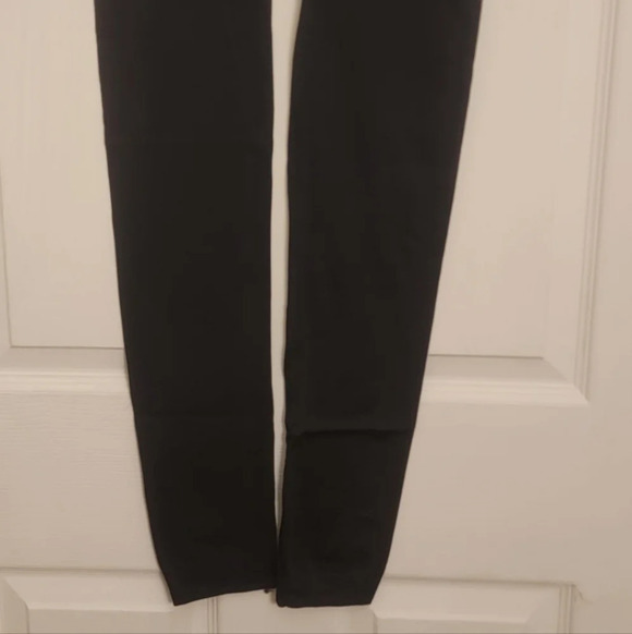 LEGGINGS - Picture 2 of 3